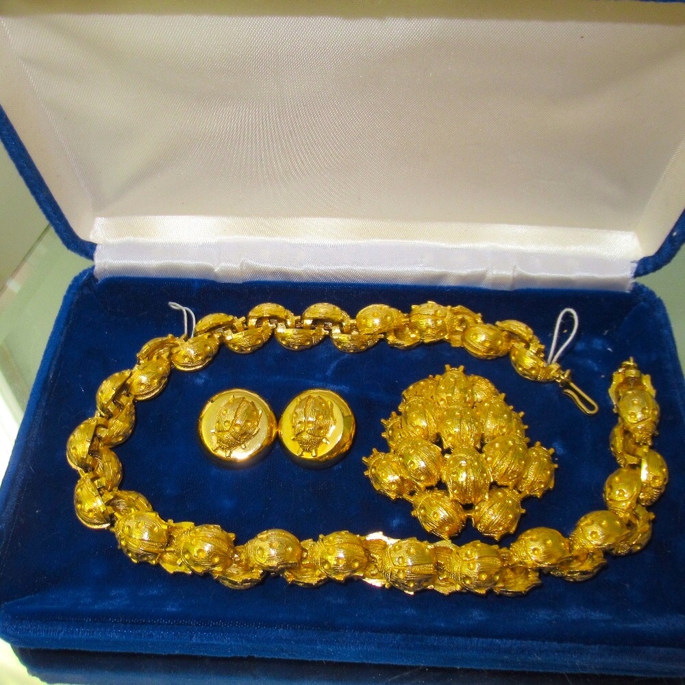 SPECTACULAR NEW VINTAGE NETTIE ROSENSTEIN SET LADYBUG NECKLACE